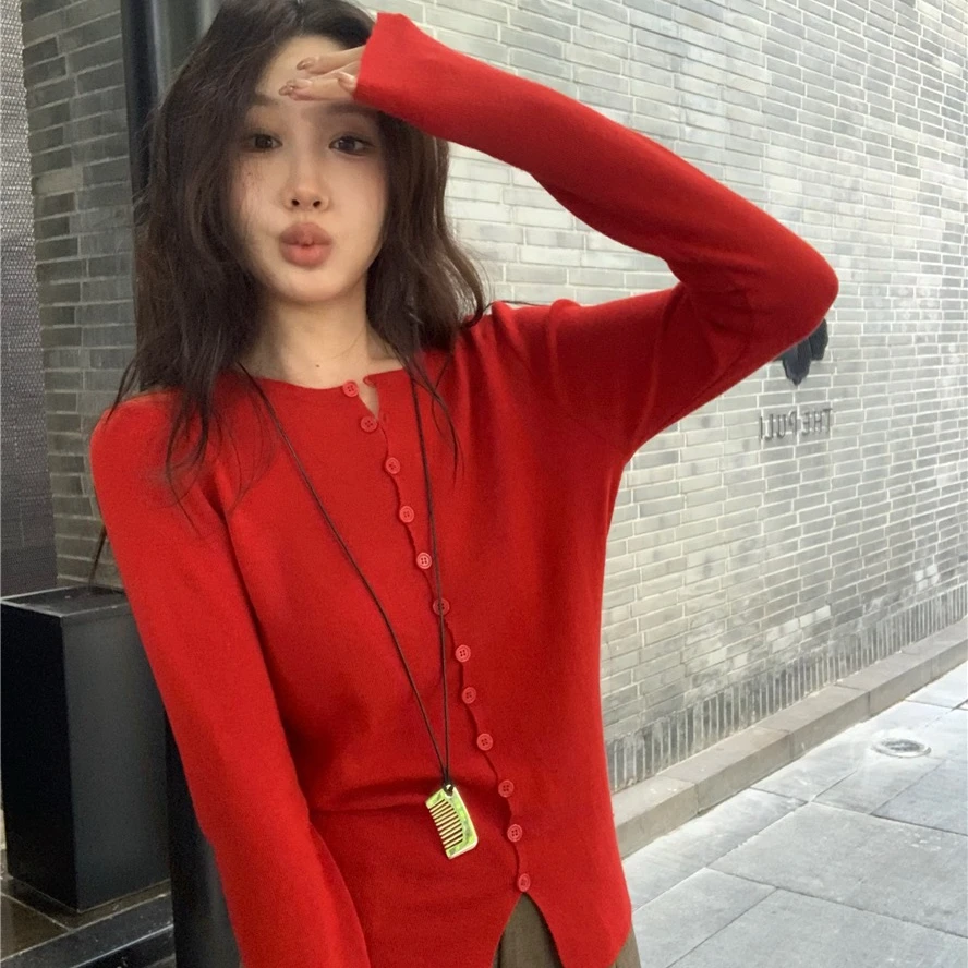 百搭T恤女2024年秋冬新款高级感慵懒风加厚宽松毛衣辣妹修身外套
