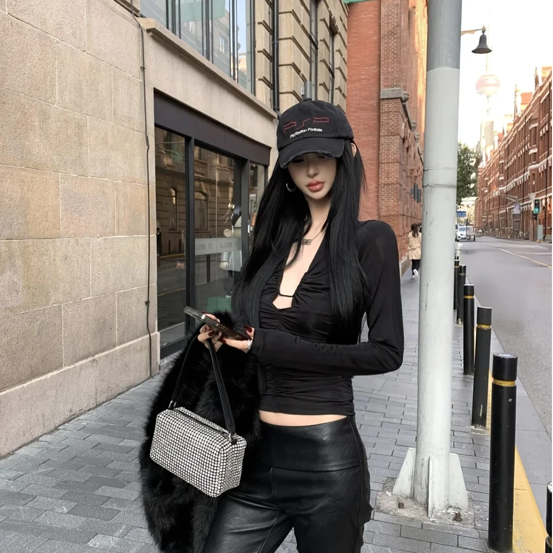 春季新款美式V领镂空打底衫修身长袖褶皱短款上衣辣妹显瘦黑色T恤