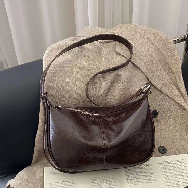 新款时尚经典单肩包腋下包包网红百搭斜跨斜挎包包小众洋气ins