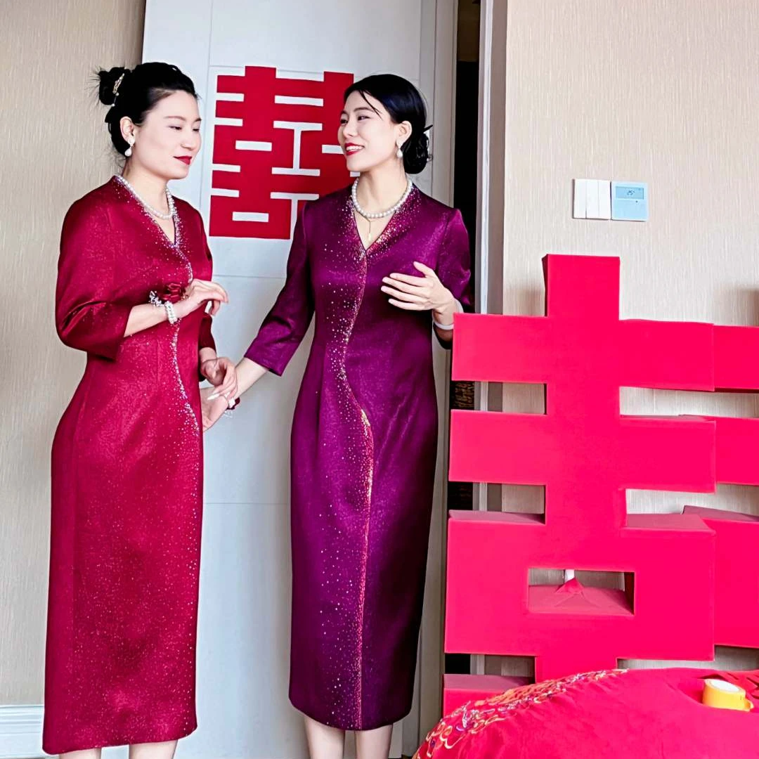【俏有缘】喜婆婆妈妈装酒红色旗袍气质醋酸v领礼服婚宴婚礼装Y201#