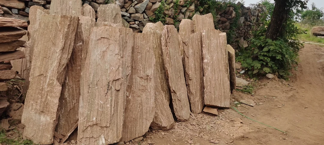 鸿运石红斧劈石孝感斧劈石虎劈石鱼缸造型石矿山销售鸿运石