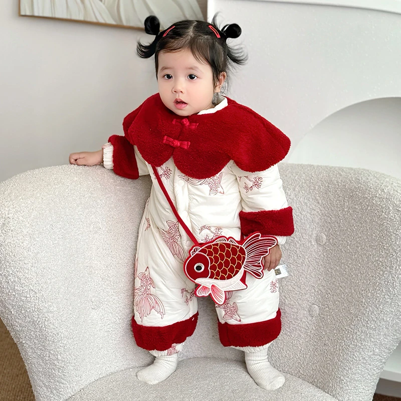 三小朵2390婴儿连体衣冬季加厚中国风婴儿衣服锦鲤背包宝宝喜庆