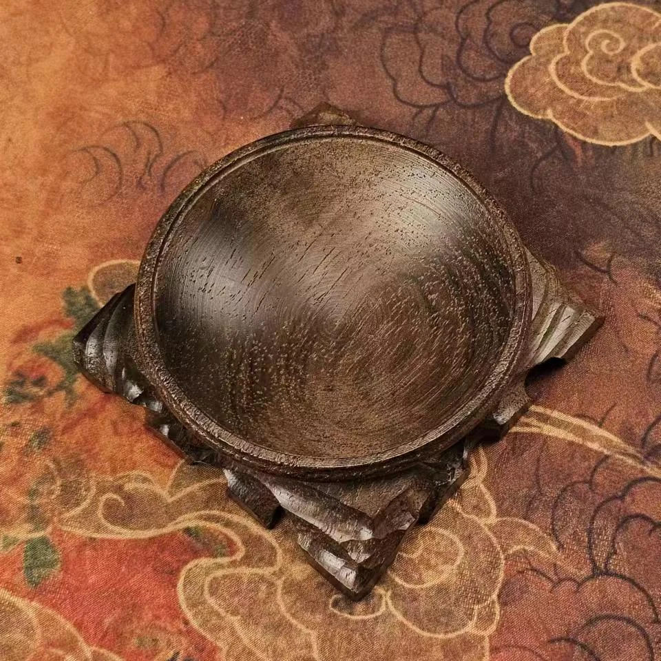 实木雕刻直径8公分底座一个