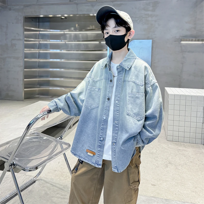 男童春秋款浅蓝色牛仔衬衫外套薄款2025新款大儿童装长袖上衣痞帅