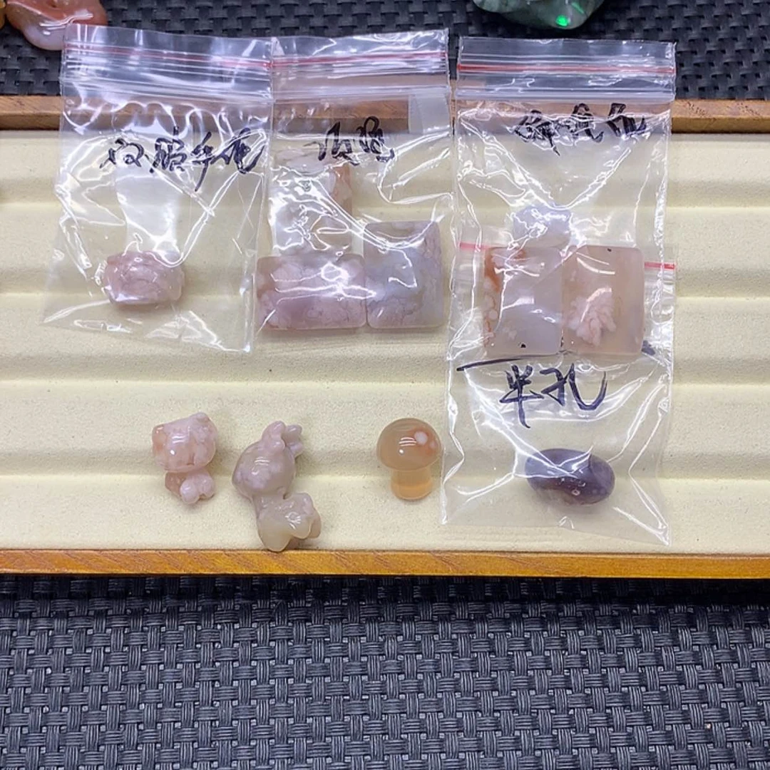 【闪购商品】玛瑙/玉髓颈饰未镶嵌小*?