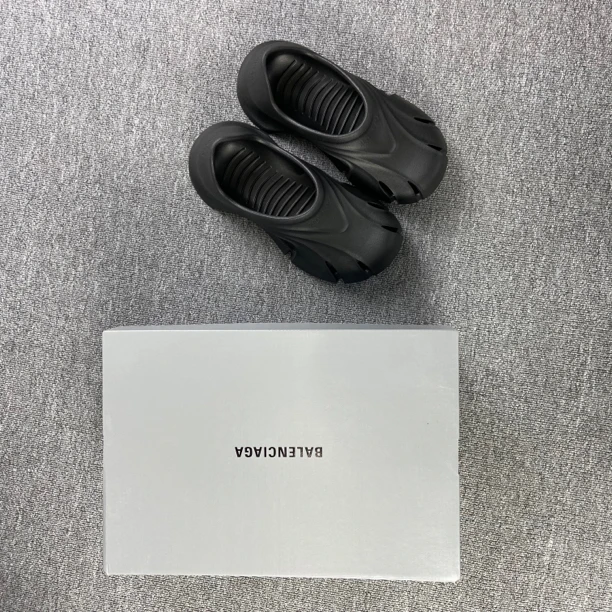 全新未使用 Balenciaga/巴黎世家 凉鞋/未使用/原盒/毒2729/01416