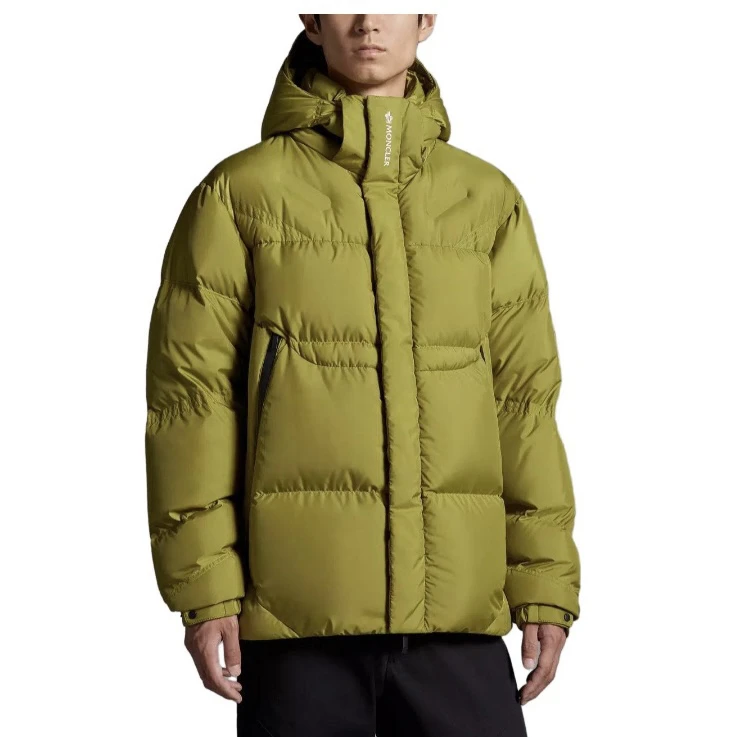 Moncler Jarama 橄榄绿长袖短款连帽羽绒服外套/3码/99新/51747