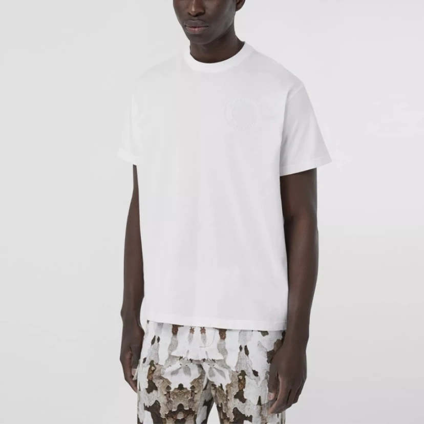 CQ Burberry 白色字母刺绣短袖/XS码/99新/公价5400/54670