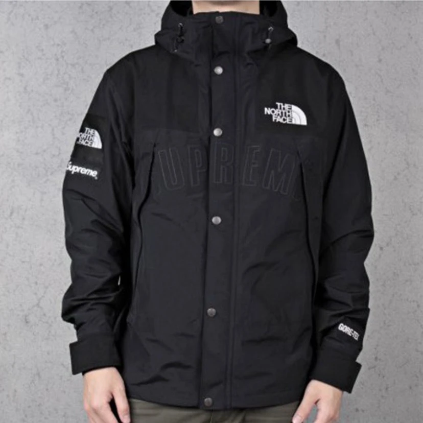cqsupremextnfss19冲锋衣/m码/99新/参考价5529/51449