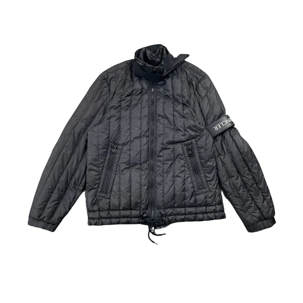 Moncler轻薄款羽绒服外套/3码/99新/53754