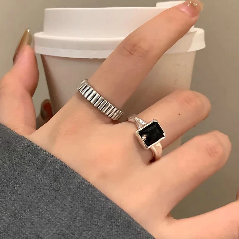 复古黑色锆石戒指女小众设计冷淡风食指戒个性轻奢高级感开口指环