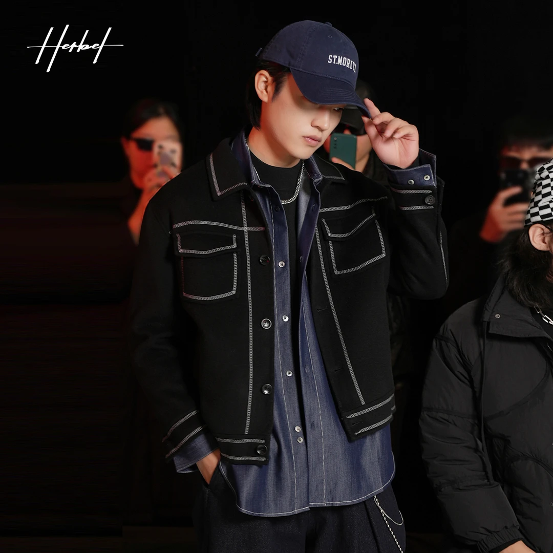 HERBEL/黑白2024春季新款黑色英伦风羊毛外套拼接明线翻领时尚潮