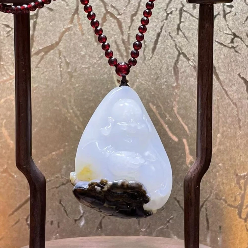 （皆大欢喜）佛. 俏色和田玉