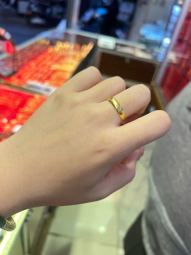 黄金999光面戒指