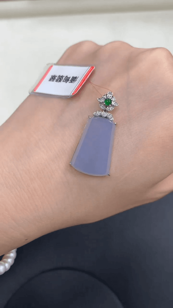 【闪购商品】翡翠吊坠(不含链)18K金镶嵌紫无事牌
