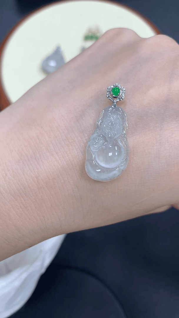 【闪购商品】翡翠吊坠(不含链)18K金镶嵌财神吊坠