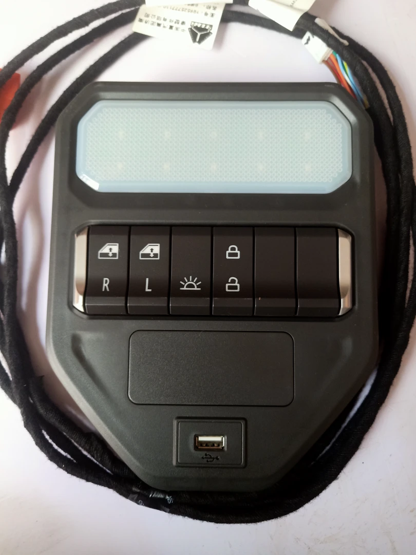 重汽豪沃MAX卧铺灯充电口玻璃升降器控面板