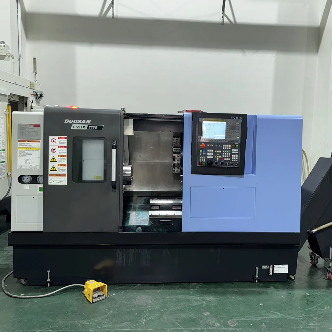 准新斗山235斜轨数控车床发那科TF系统8寸卡盘12工位刀塔准新