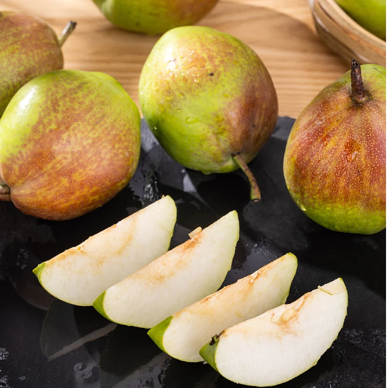新梨7号青皮香梨新鲜采摘皮薄酥脆一口爆汁