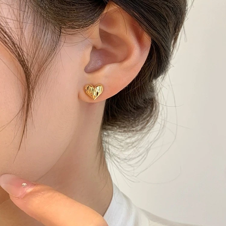 合金耳饰 小巧精致爱心耳钉女夏设计感耳环高级感2023年新款#B208