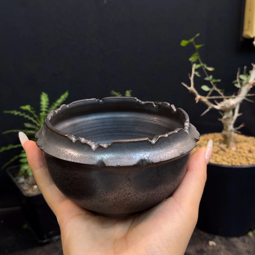 口10cm高7cm，底部微瑕