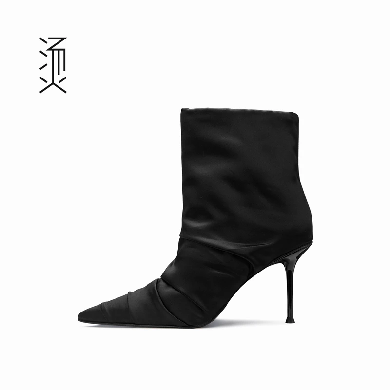 Feeeever/烫 社交女鞋秋冬黑抽皱布面细高跟尖头细跟短靴[JINA]