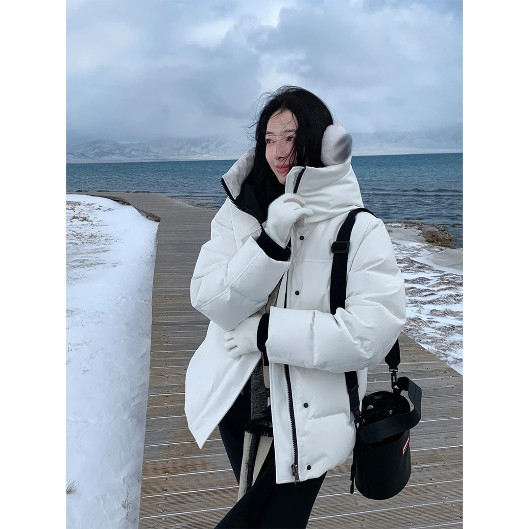 夏诗文 可溯源安心绒三星90北京白鸭绒高充绒连帽短款羽绒服女冬