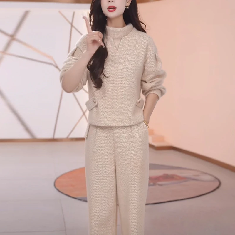 女士秋季套装2025新款时尚洋气减龄休闲显瘦高领上衣阔腿裤两件套