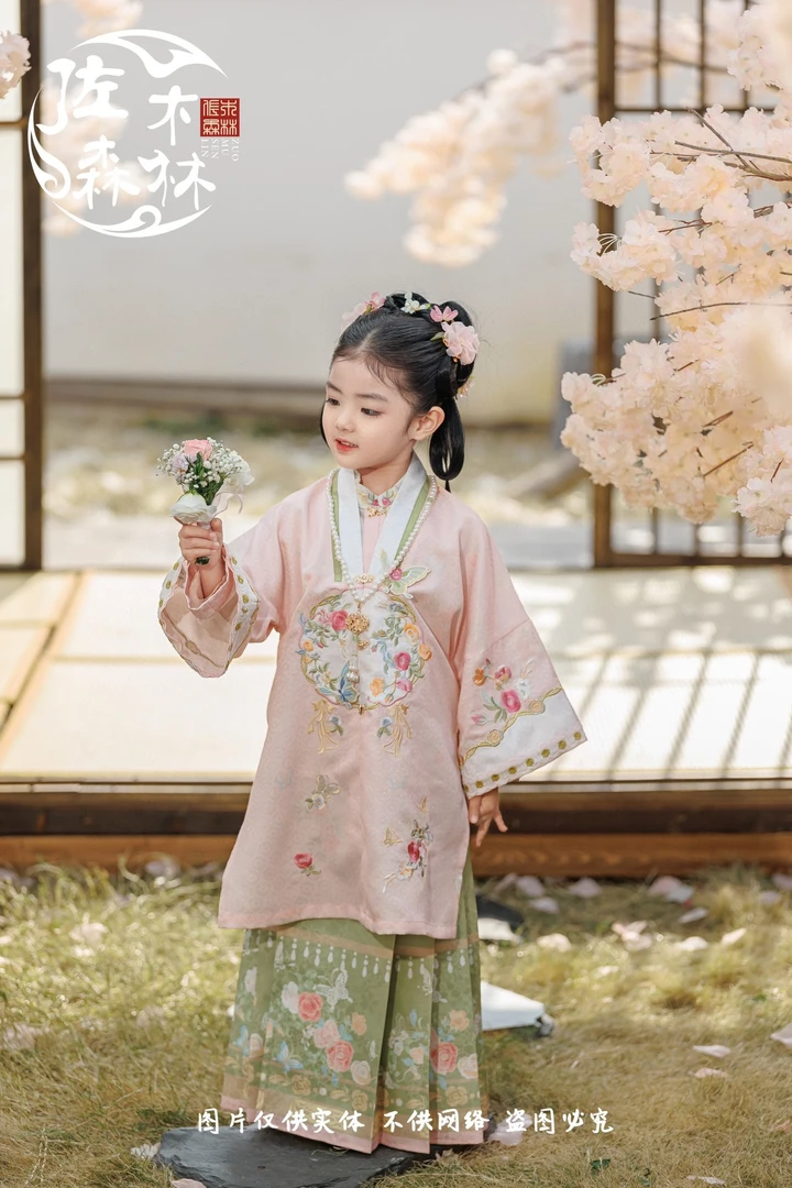 汉服女童春秋宝宝中国风织金马面裙明制套装小女孩古装儿童唐装