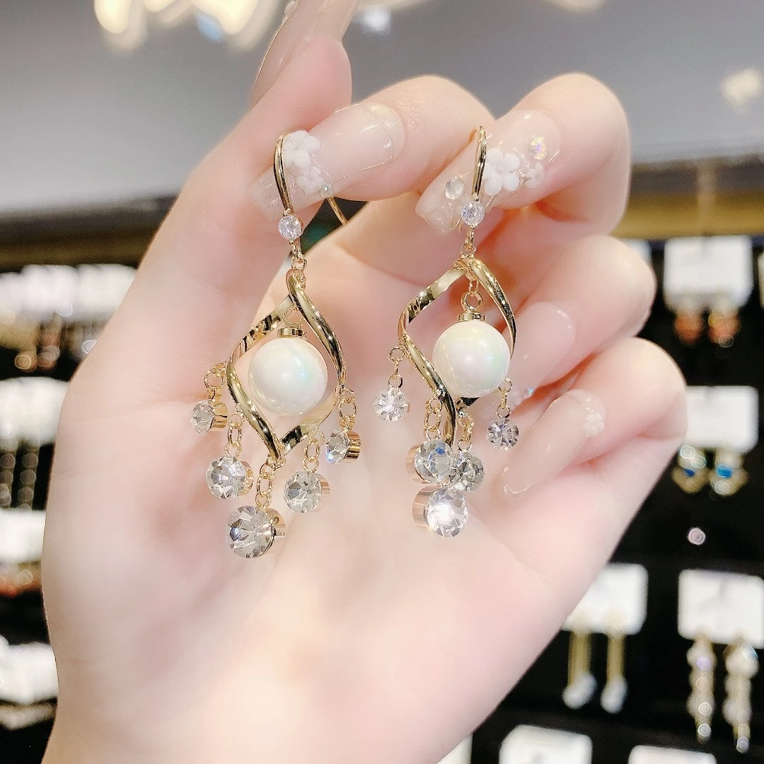 铜合金耳饰 新款潮螺旋长款珠珠轻奢时尚气质简约精致百搭耳环g72