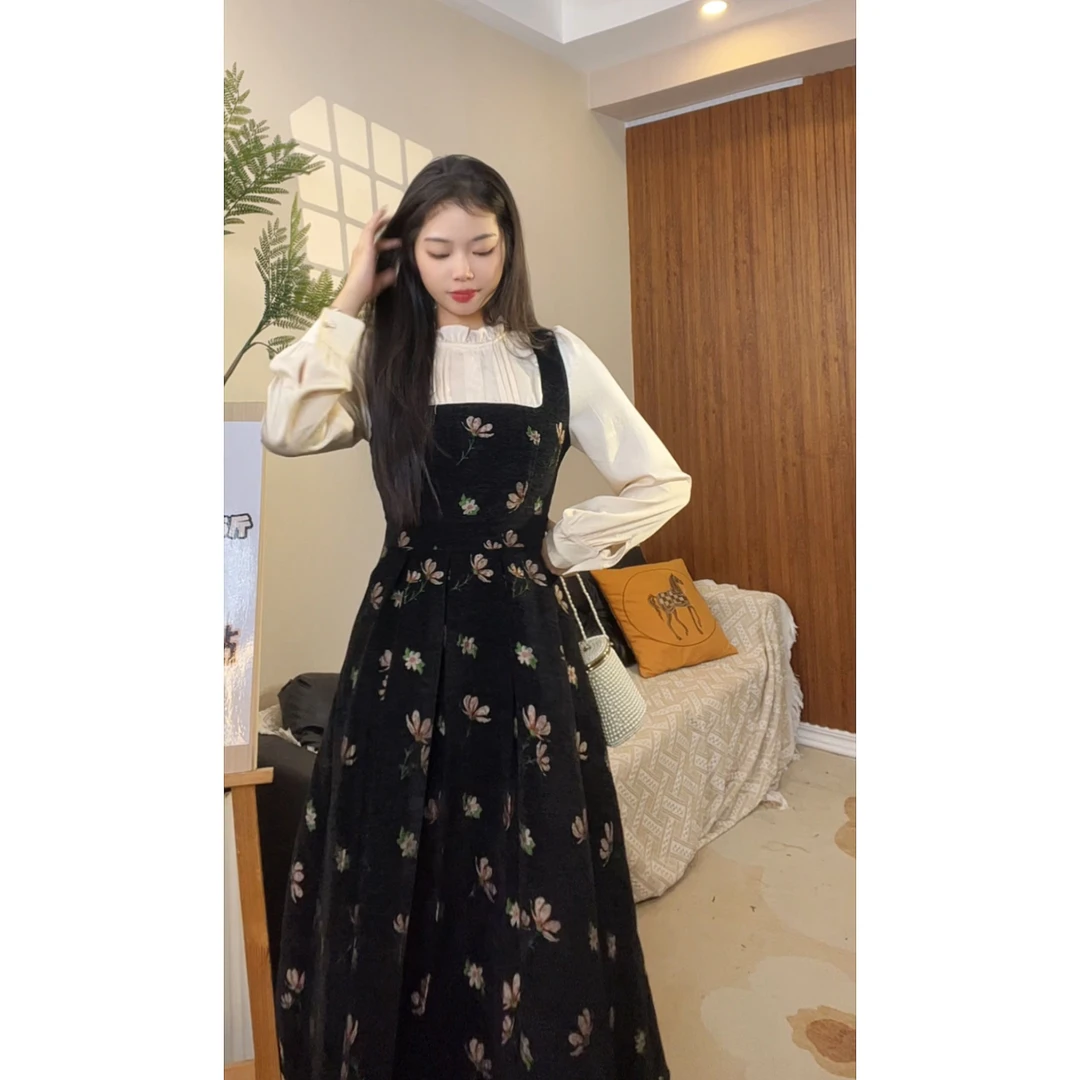 温莎往事 黑色长袖加厚碎花复古裙子法式假两件冬季新款显瘦收腰