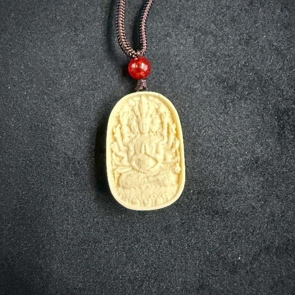 P70988天然猛犸牙千手观音吊坠 支持鉴定 假一罚四