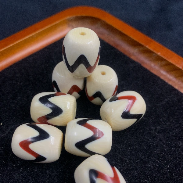 D1157天然猛犸牙虎牙天珠（微瑕）支持鉴定 假一罚四