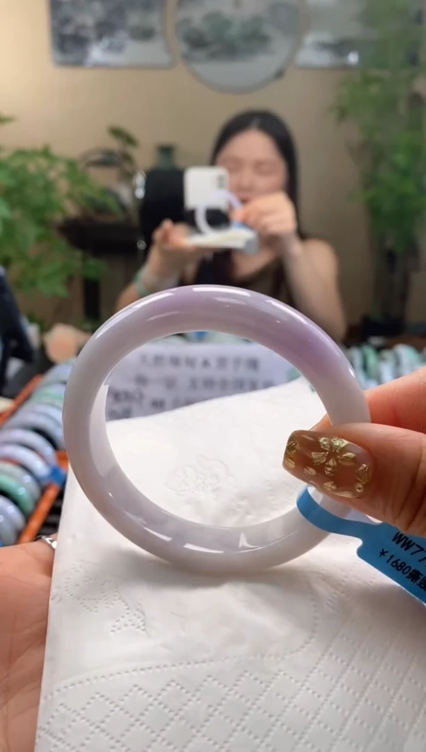 【闪购商品】翡翠手镯未镶嵌5556 圈口