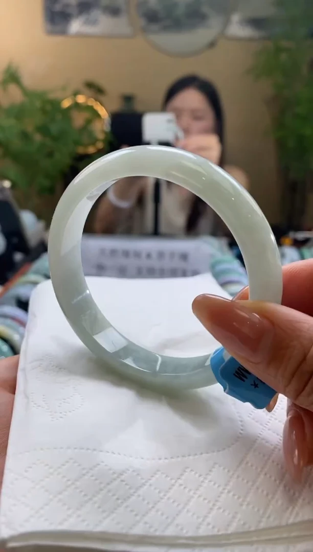 【闪购商品】翡翠手镯未镶嵌翡翠手镯