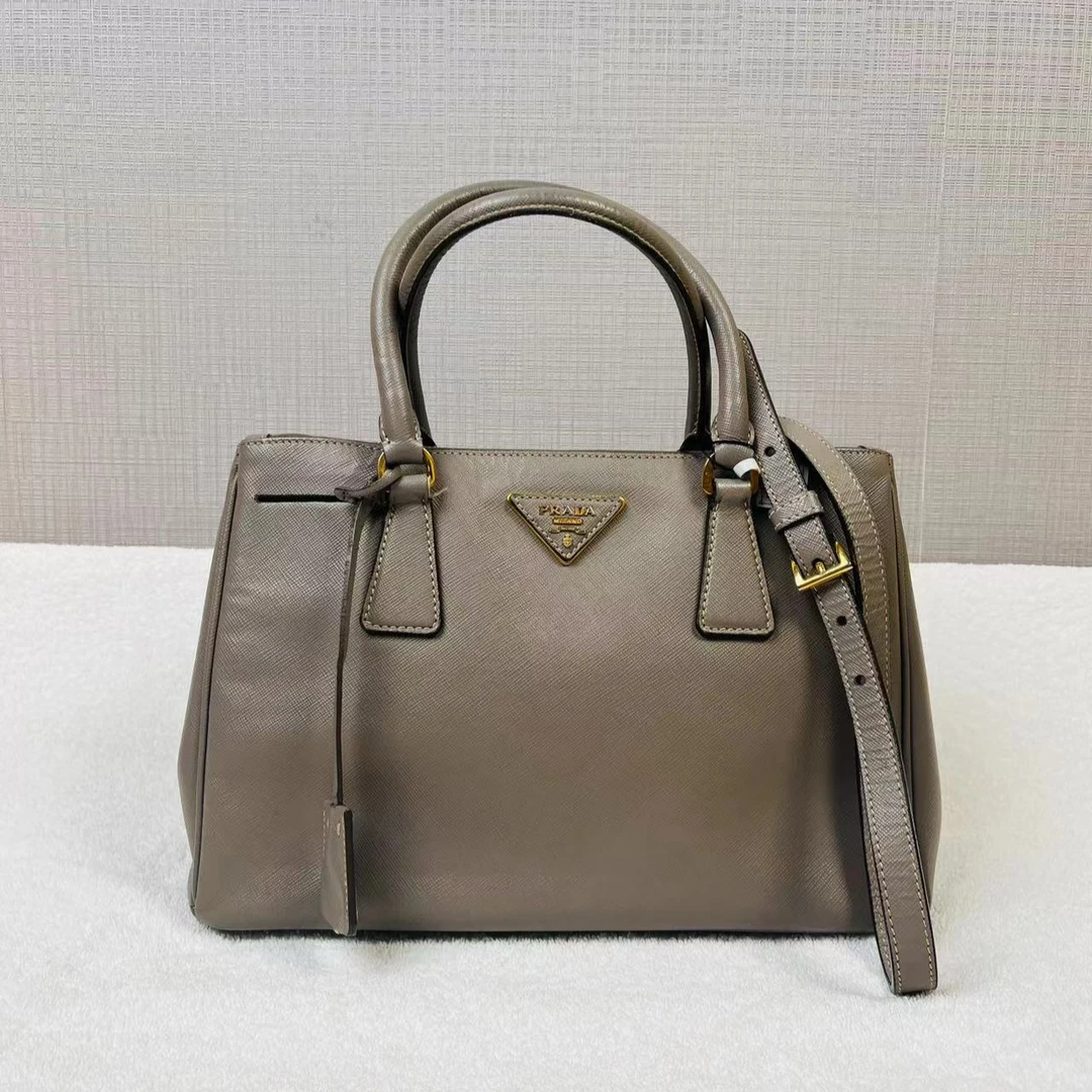 95新 GUCCI/古驰 灰色金标十字纹牛皮杀手包
