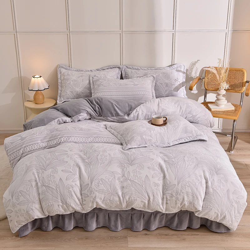 雕花加厚柔软牛奶绒四件套