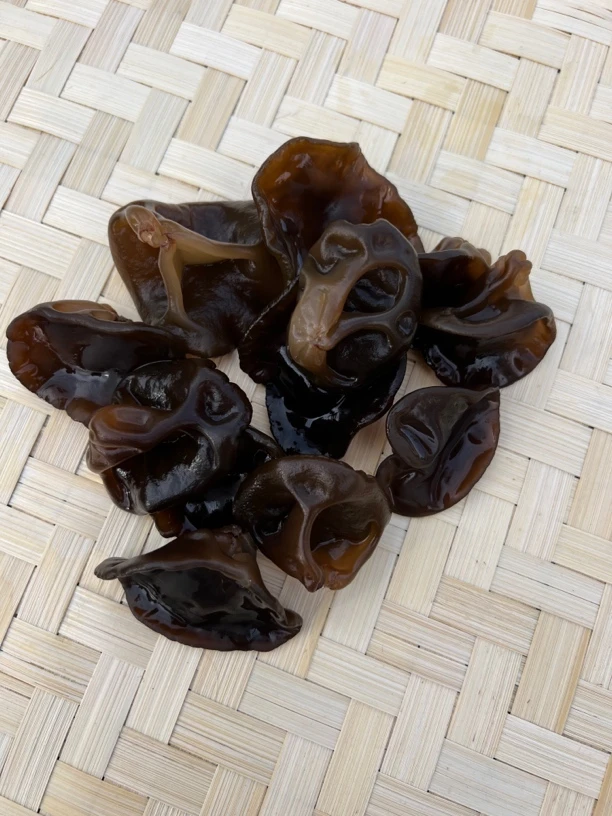 黑龙江东宁头茬黑木耳自产肉厚无根Q弹东北特产新鲜晾晒采摘