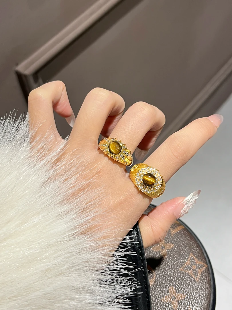 铜合金戒指 中古风拉丝戒指女轻奢小众复古轻奢个性精致食指戒