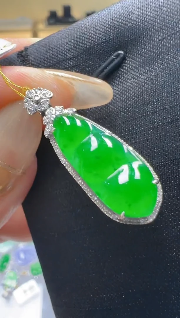 【闪购商品】翡翠吊坠(不含链)18K金镶嵌多样性团购发一件