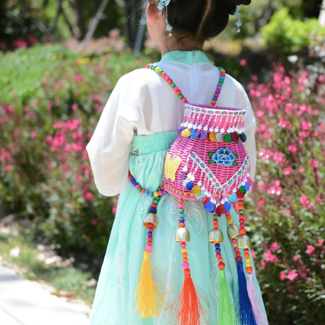 儿童小背篓幼儿园小学生舞蹈游戏道具手工塑料带背篼抛绣球玩具