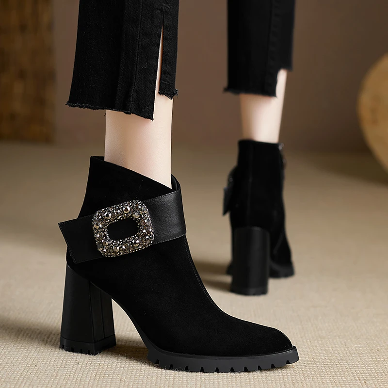 小个子手工女鞋9cm~尖头粗跟方扣气质短靴女2025流行百搭马丁靴