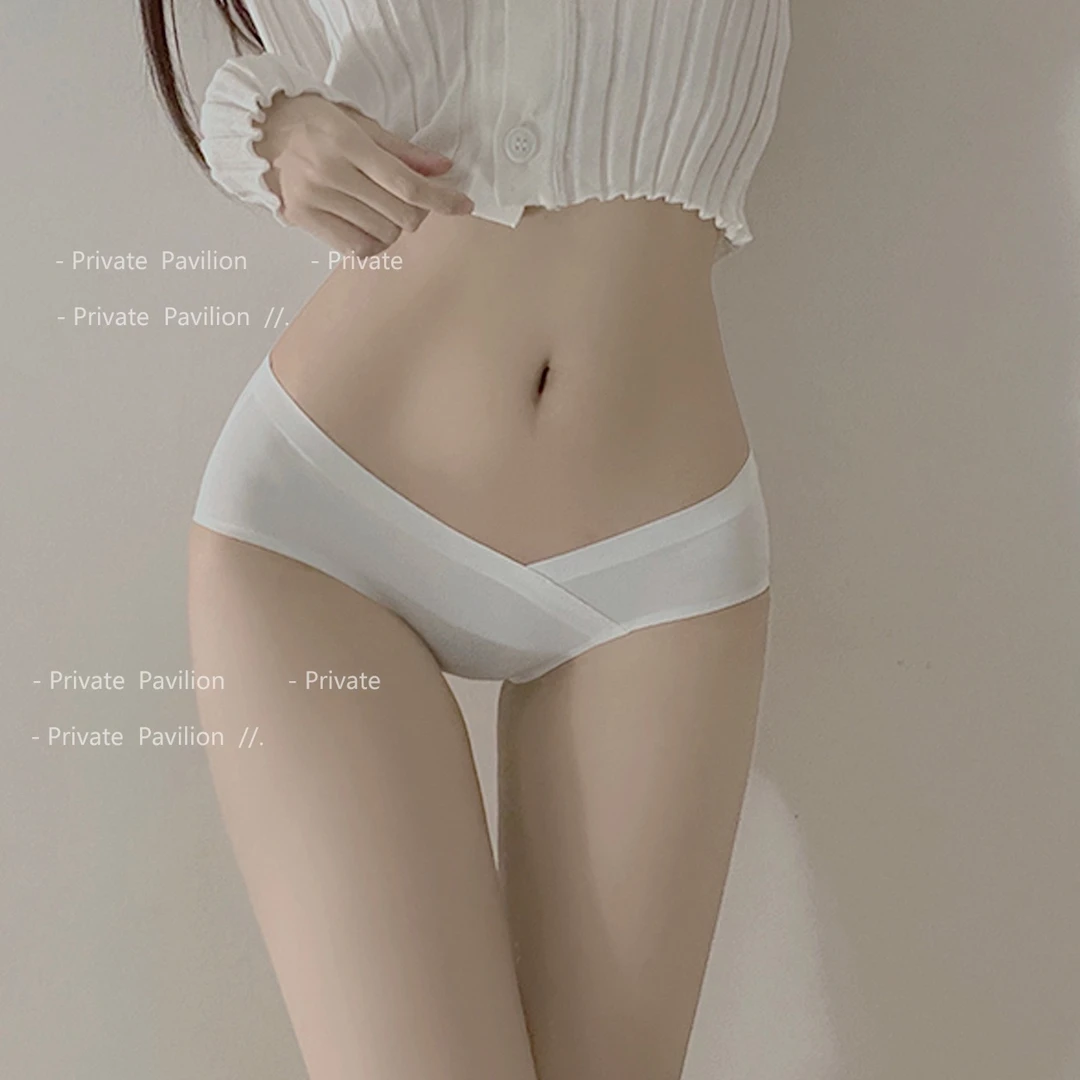内裤女纯欲薄款抗菌档少女低腰蕾丝边透气冰丝无痕性感新款三角裤