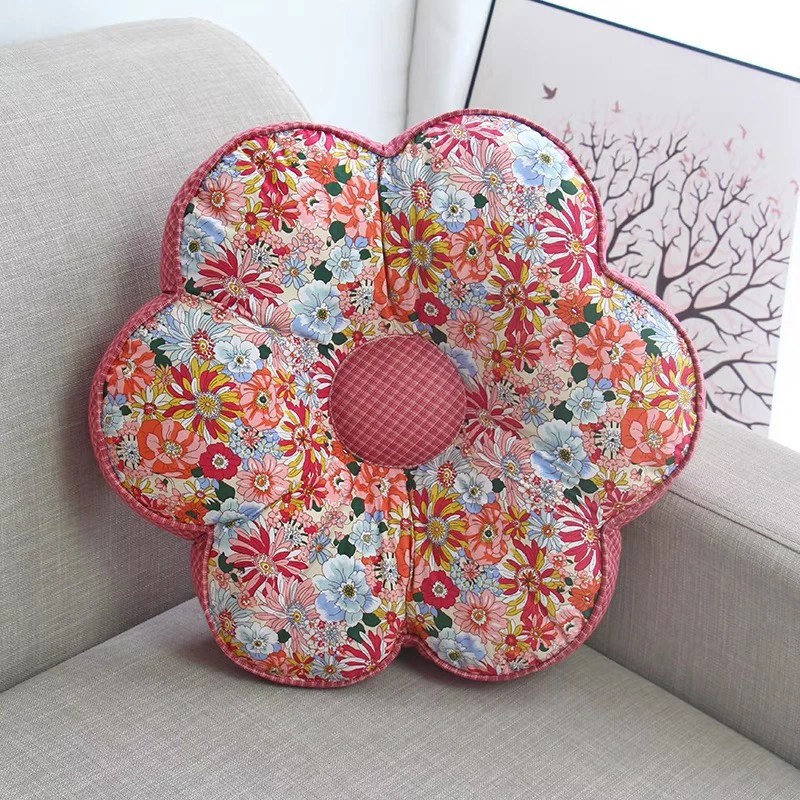 出口韩国花朵靠垫布艺坐垫含芯创意梅花抱枕汽车腰枕卧室靠枕