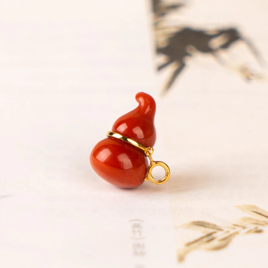 【城丽珠宝】18K南红葫芦滴流扣吊坠/个ZJI-391