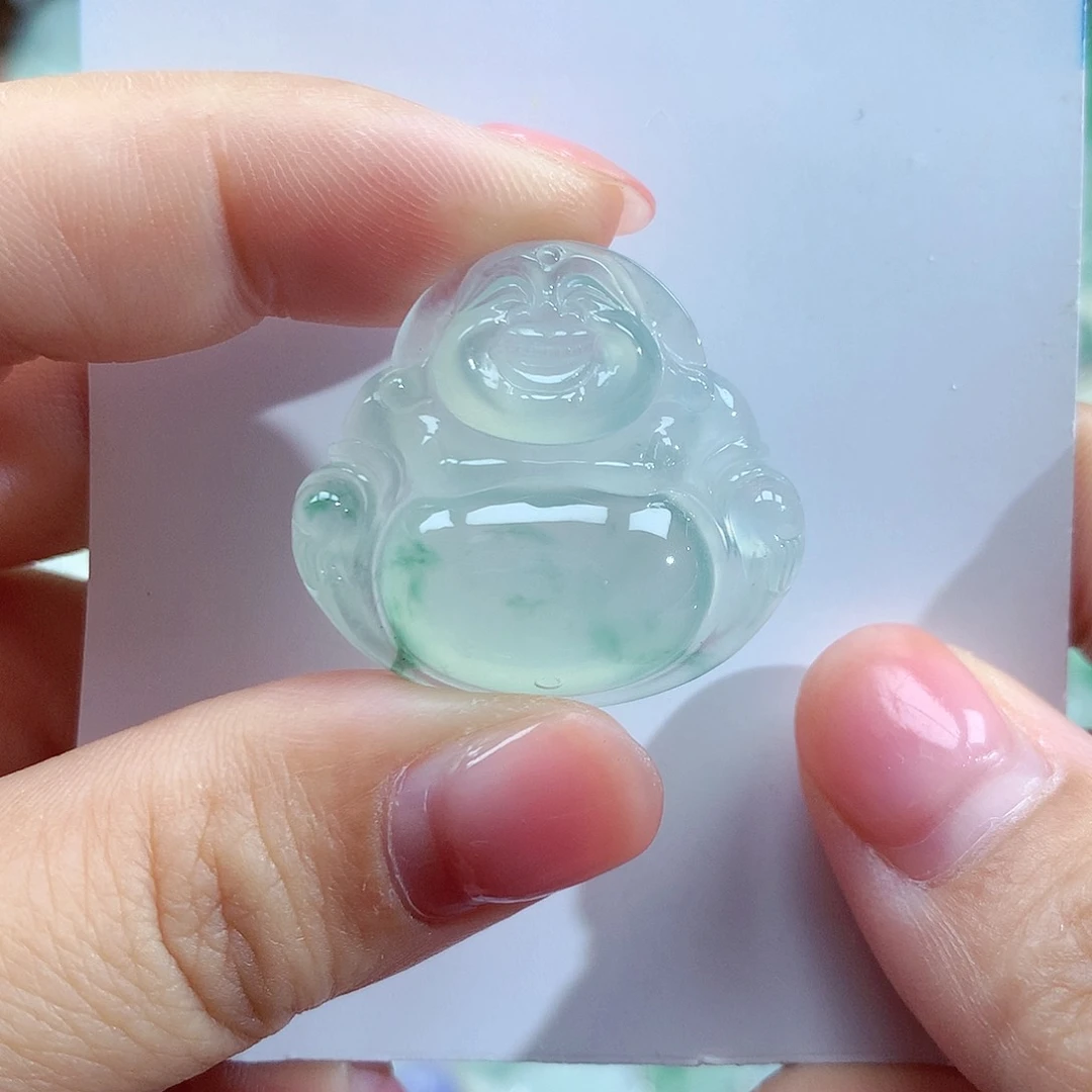 翡翠颈饰未镶嵌佛