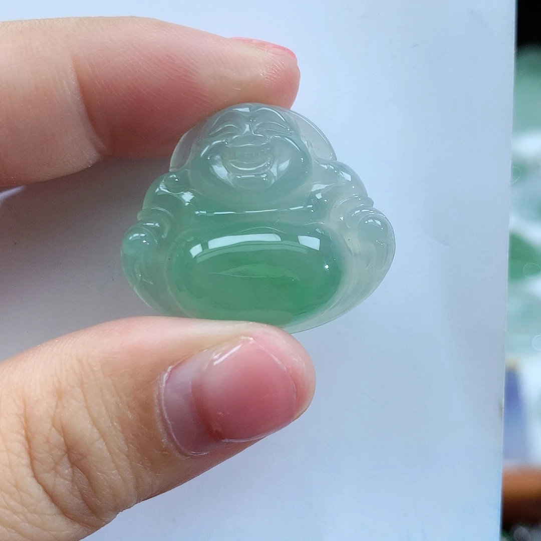 翡翠颈饰未镶嵌佛