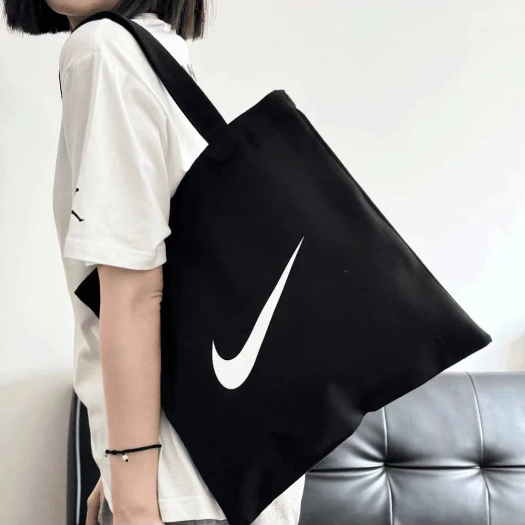 NIKE/耐克黑白帆布包袋托特中性简约垮单肩包手提包BG018-010A