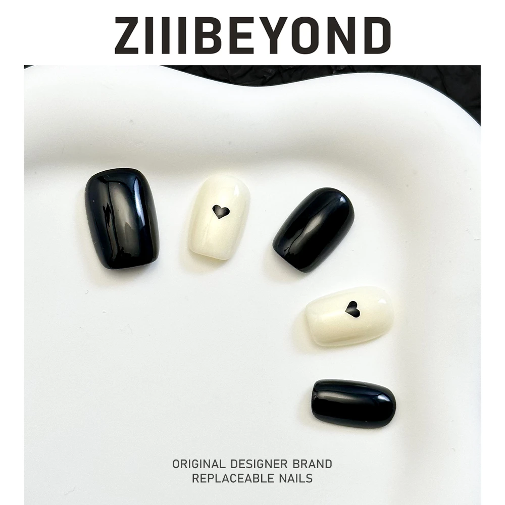 再变【反差萌点】纯手工穿戴甲黑白配色手绘心形美甲短芭蕾ZB169