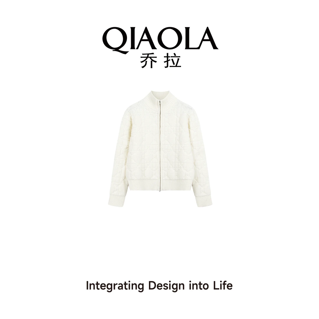 QIAOLA/乔拉【白雪心愿】秋冬季北极绒菱形小立领百搭保暖毛衣预售